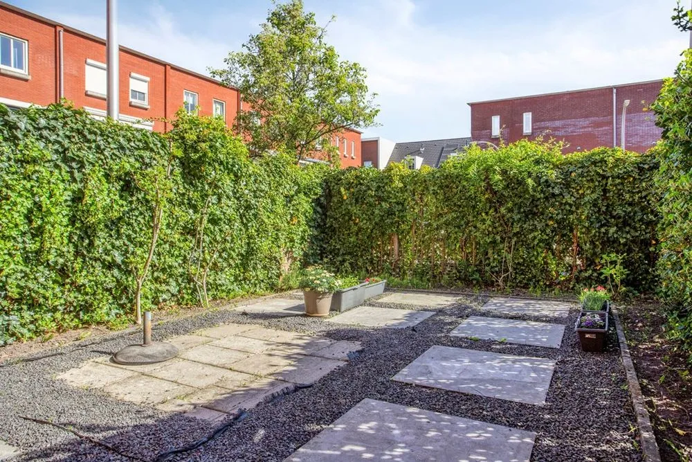 Garden - Eco-Friendly Corner House with Two Parking Spots in Nootdorp