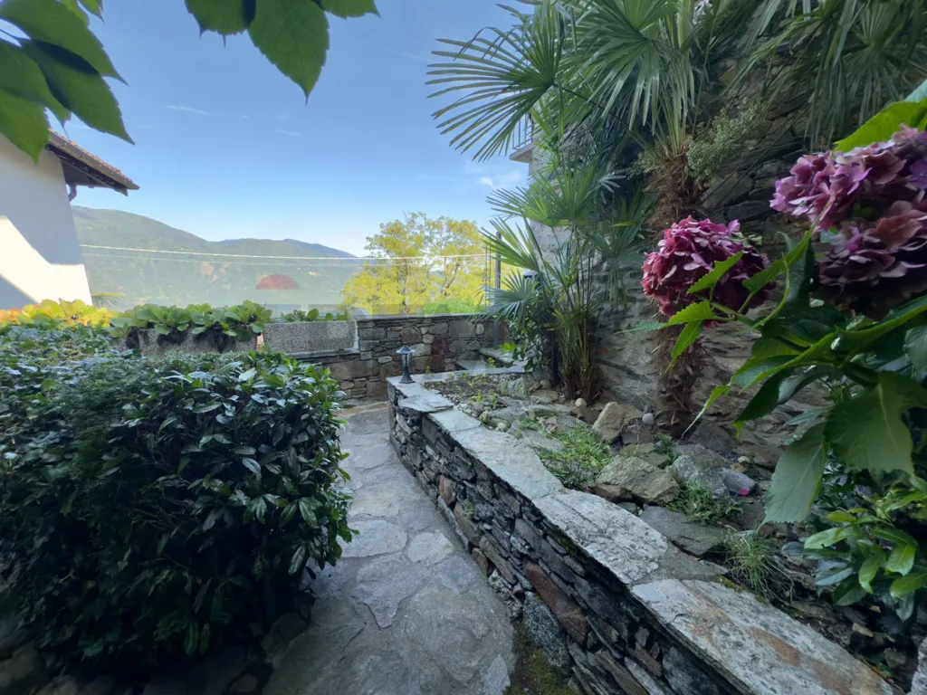 Jardin - Rustic-Style Apartment with Lake View in Sant'Agata