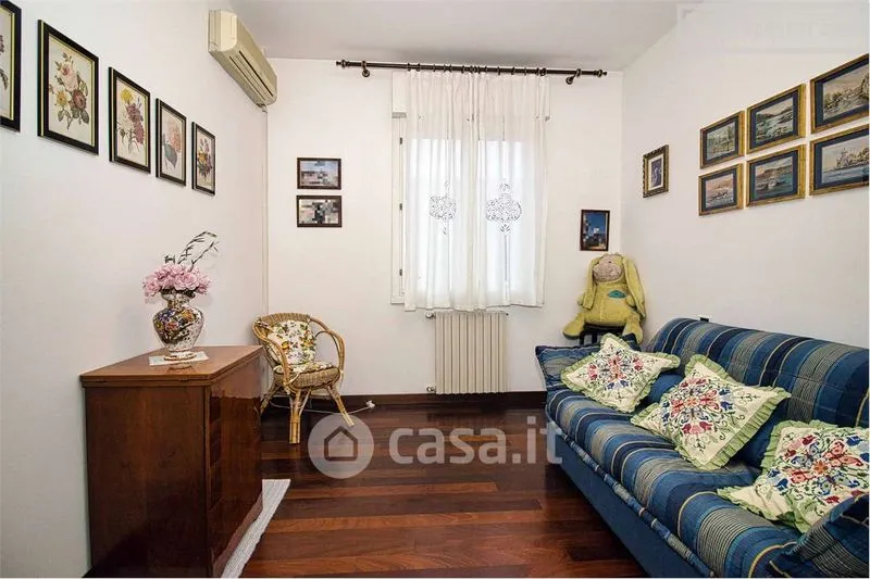 Elutuba - Semi-detached Villa with Garden in Torrenova, Modena