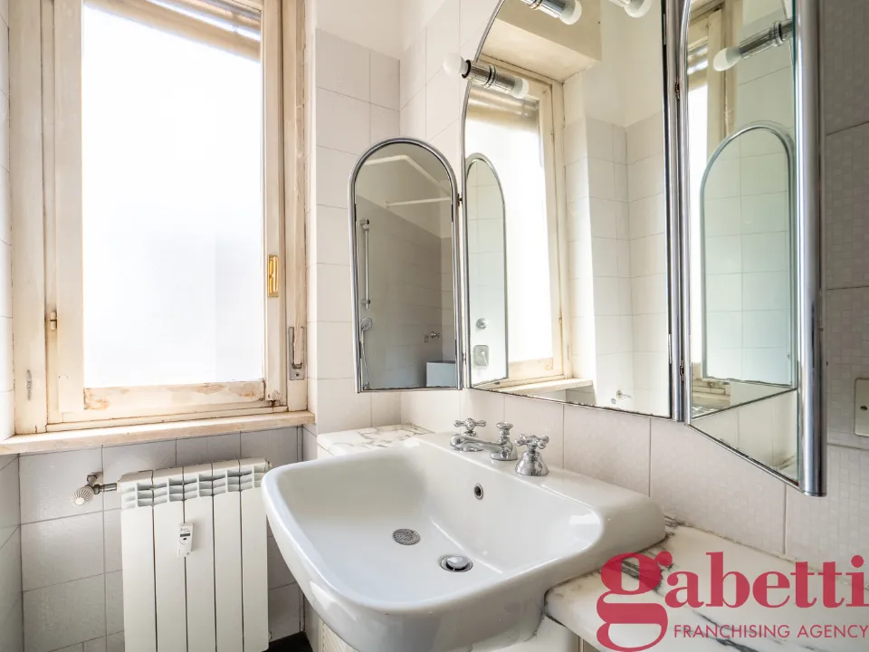 Salles de bain - Triplex with Balconies in Lambrate, Milan