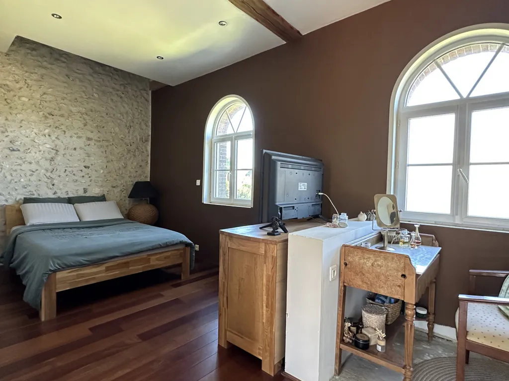 Magamistoad - Charming 8-Piece House with Garden in Croth
