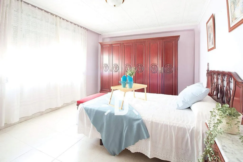 Chambres - Apartment with Balcony in Benetússer
