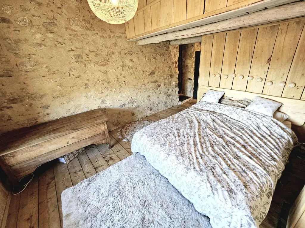 Chambres - Maison Luxueuse avec Vue Montagne à Axat