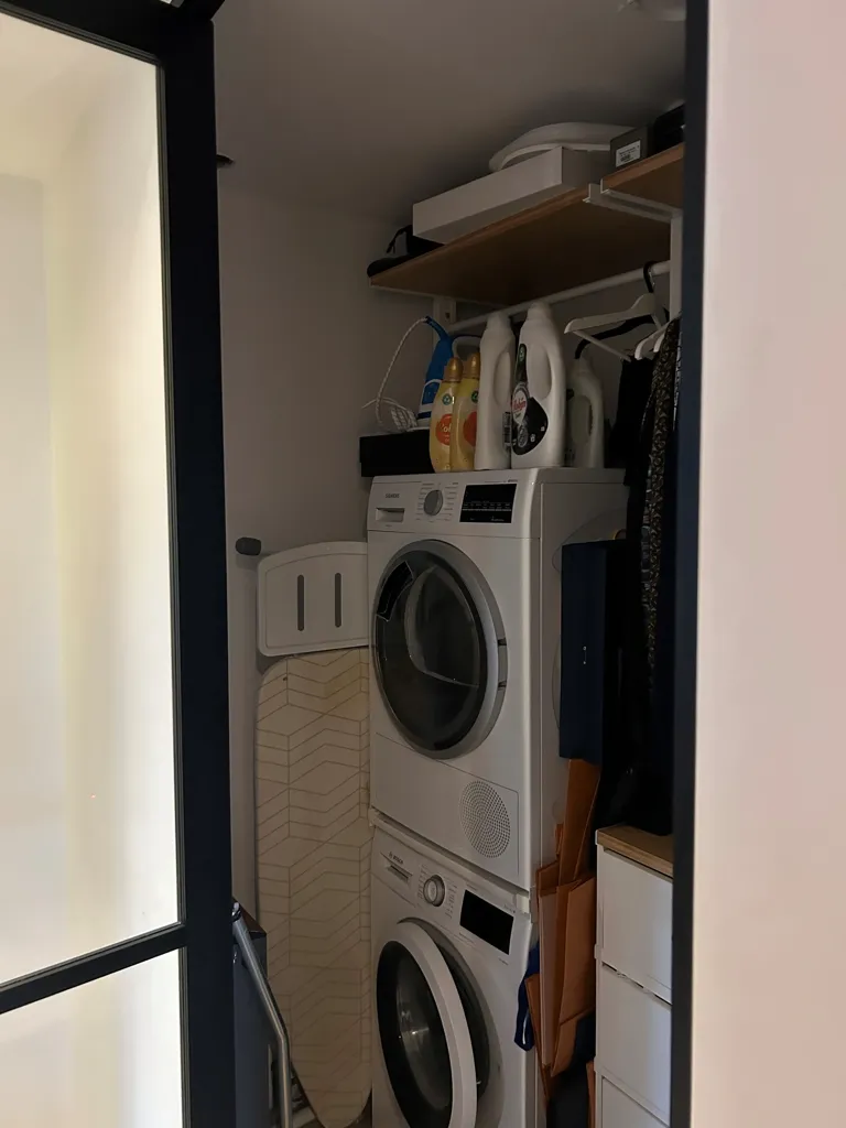 Pesuköök - 3-Bedroom Apartment with High Ceilings in Almere