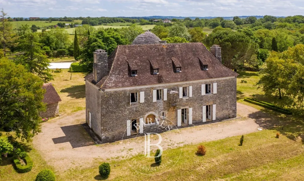 Õhuvaade - 19th-Century Manor with Panoramic View near Rocamadour