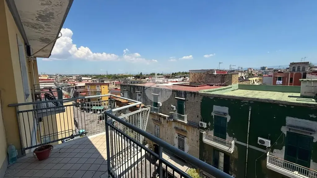 Balcon - 3-Bedroom Apartment with Balcony in Naples