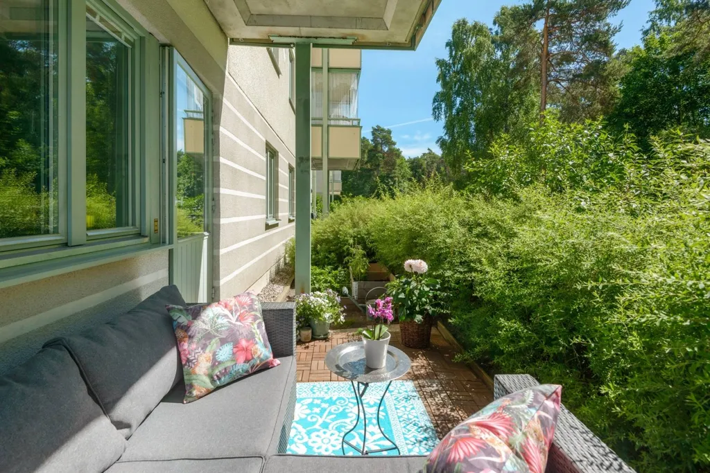 Terrasse - Apartment with Two Terraces in Hässelby Gård