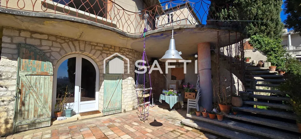 Giardino - Architectural Villa with Palais des Papes View