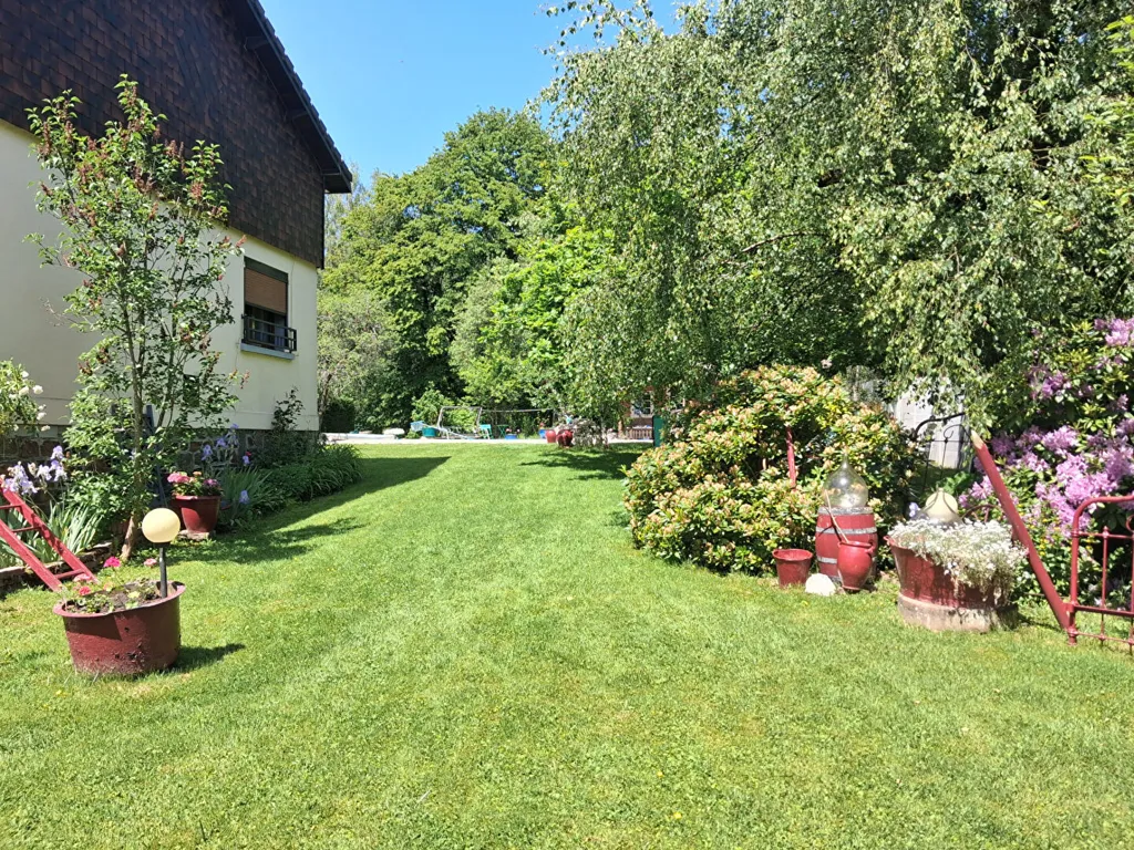 Garden - Stone House with Pool in Gespunsart