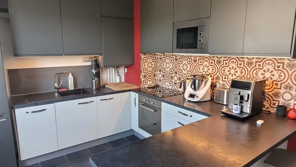 Kitchen - T3 Flat with Secure Garage in Fontaines-sur-Saône