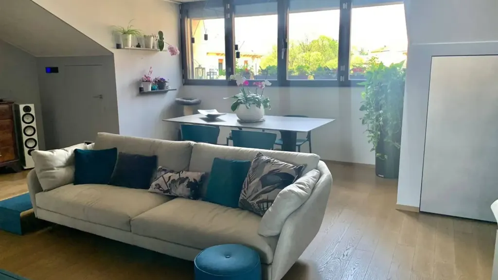 Elutuba - Restored Apartment with Historic View in Ivrea
