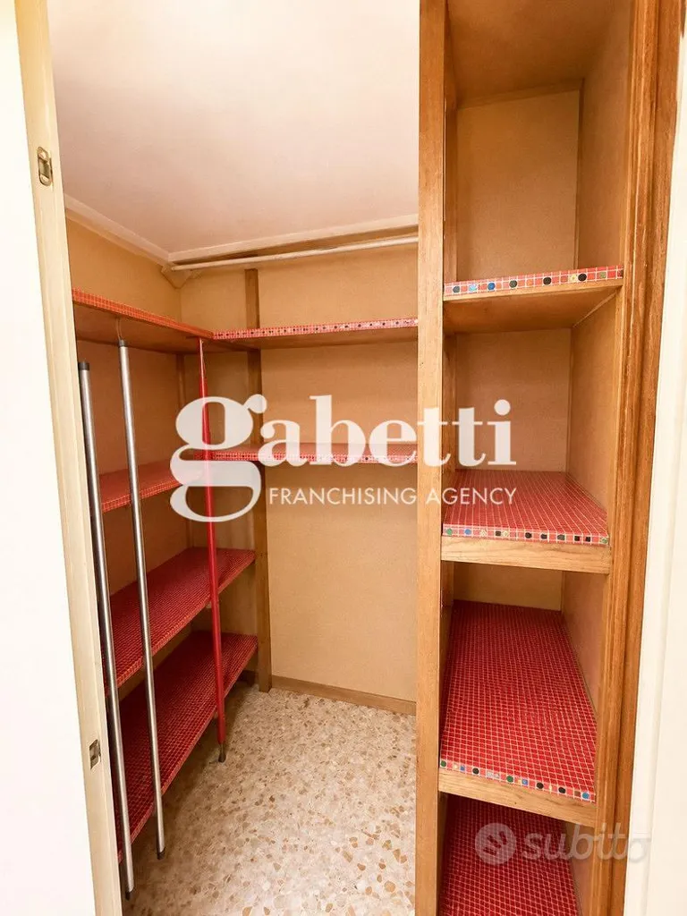 Pièces - Bright Triplex with Balcony in Central Rome