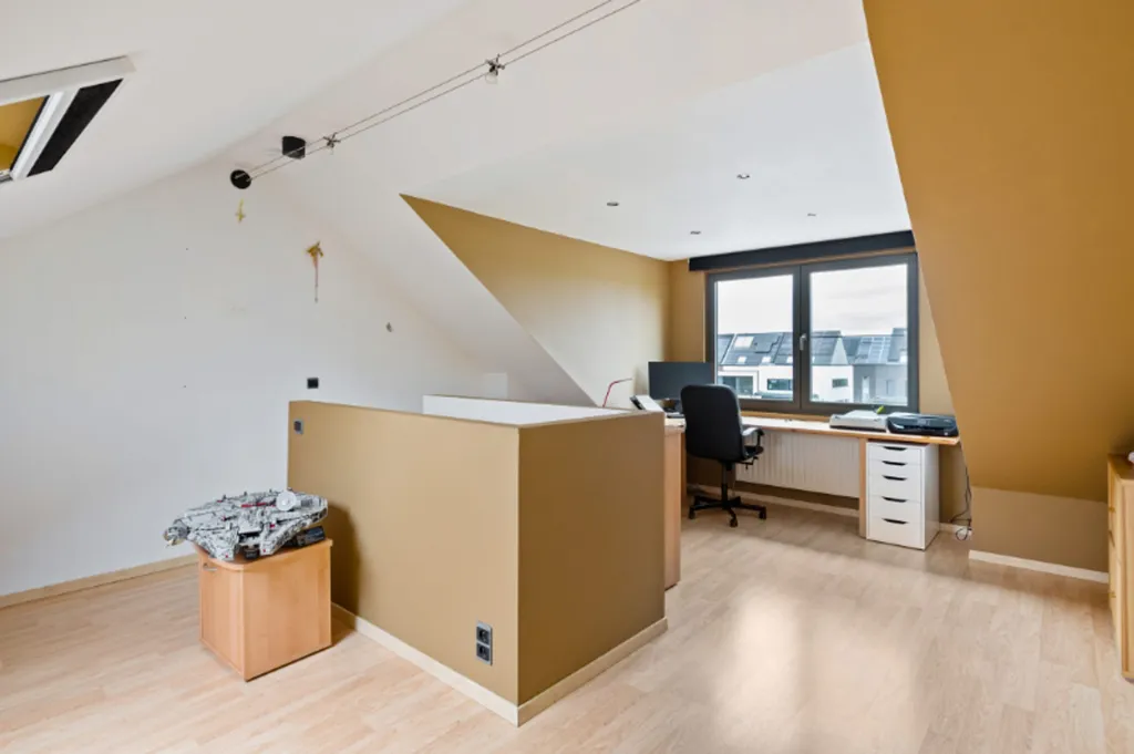 Bureau - Appartement Rénové avec Garage et Jardin à Schelle