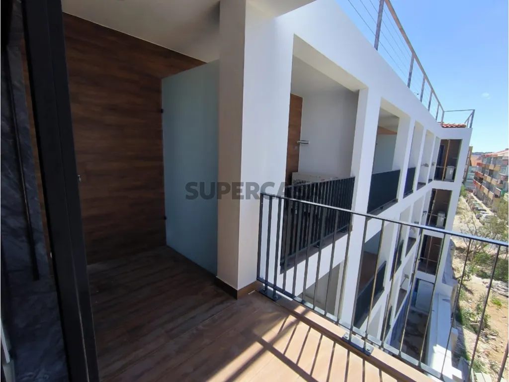 Balcon - New Development Apartment with Terrace in Almada