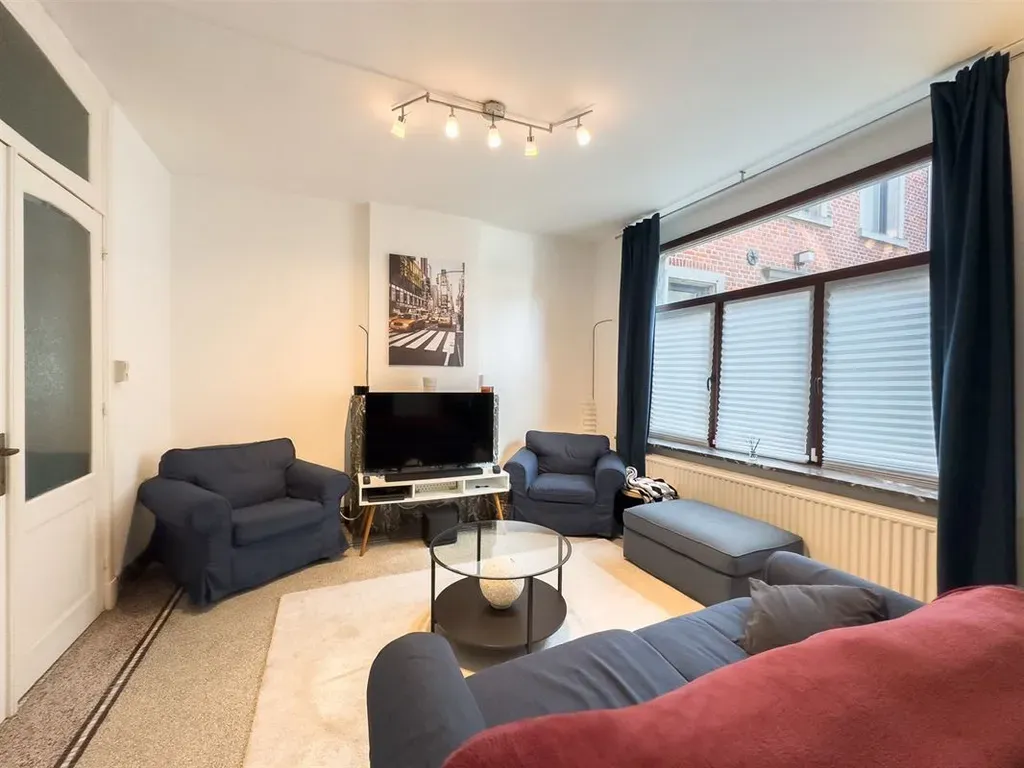 Elutuba - Spacious 3-Facade House with Garden in Ecaussinnes