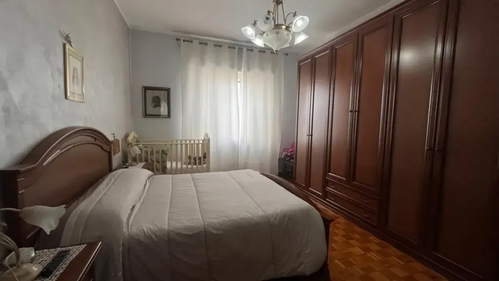 Chambres - Rearranged Apartment with Balcony in Beinasco