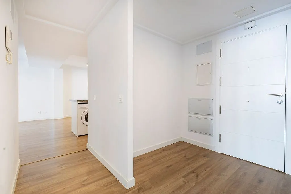 Esik - Modern Flat with Balcony in María Jiménez