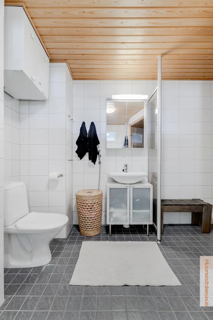 Salles de bain - Spacious Terraced House with Garden in Oulu