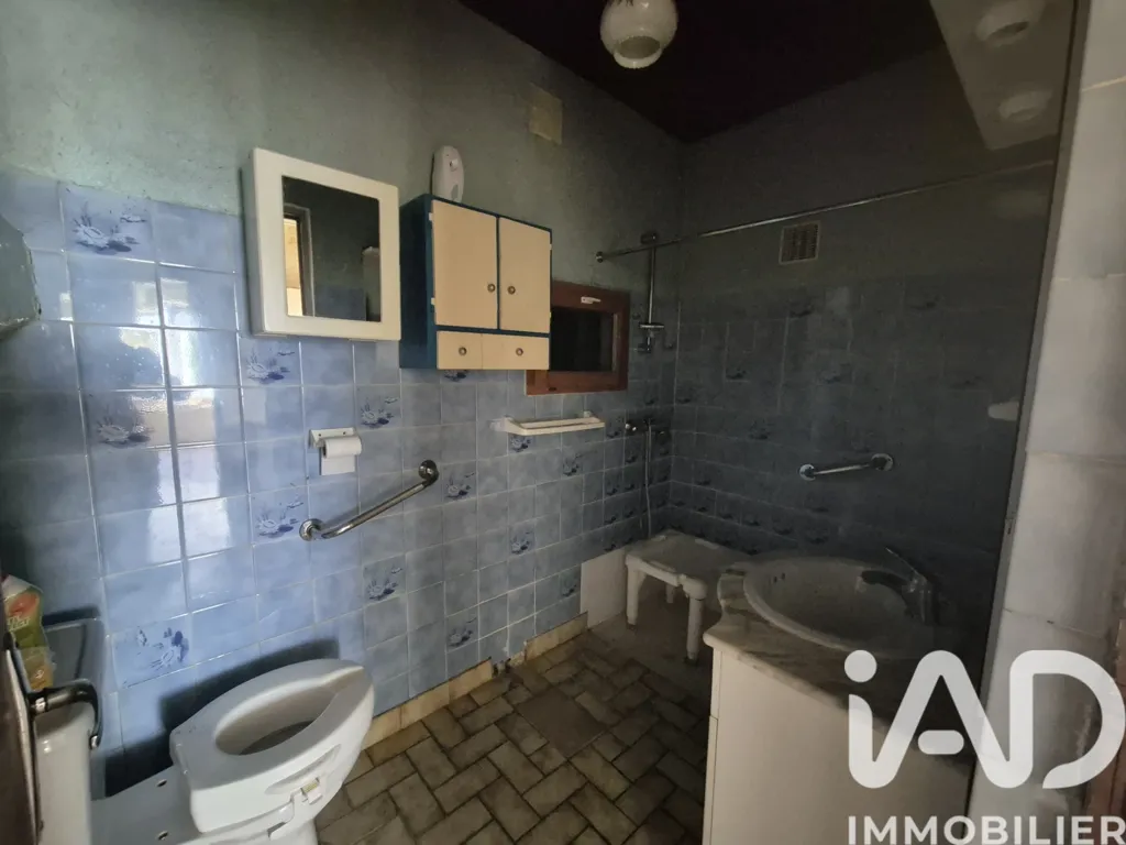 Salles de bain - Maison de Village avec Jardin à Chassignelles