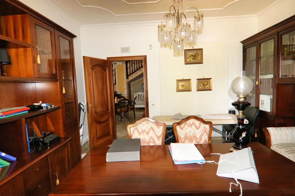 Kabinet - Hilltop Villa with Panoramic Views in Eboli