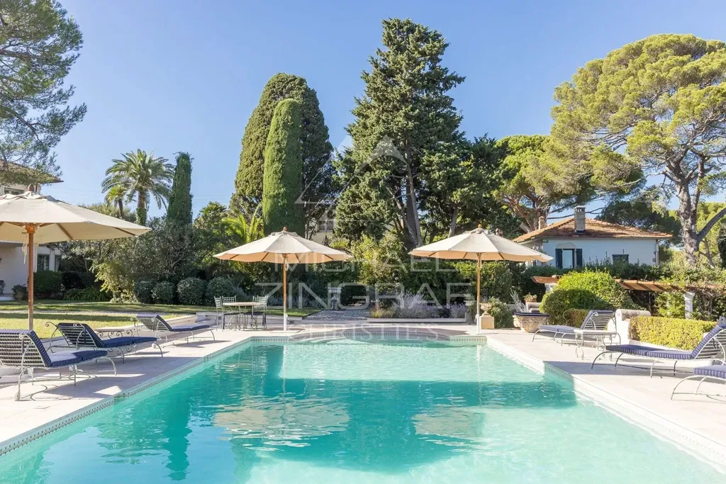 Pool - Villa with Sea View near Cap d'Antibes