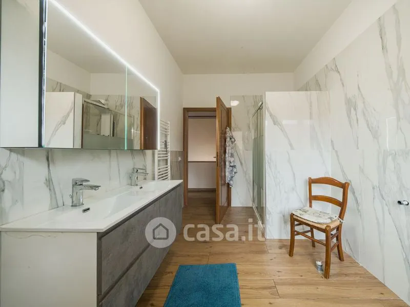 Salles de bain - Bifamilial Villa with Solar Panels in Ponsacco