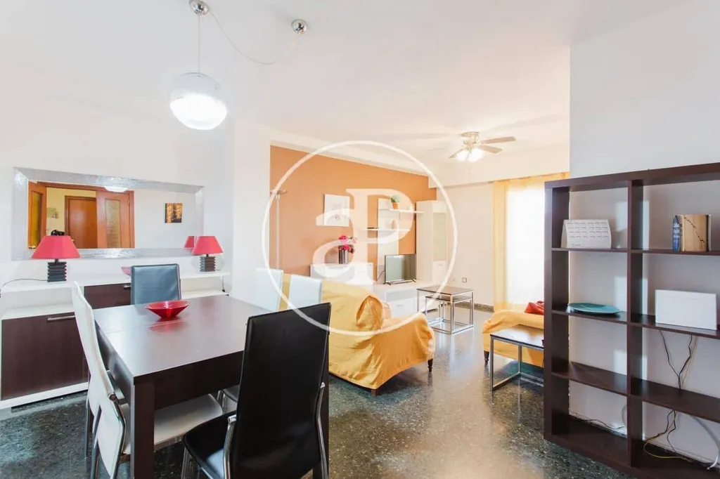 Söögituba - Furnished Flat with Balcony in Mestalla, Valencia