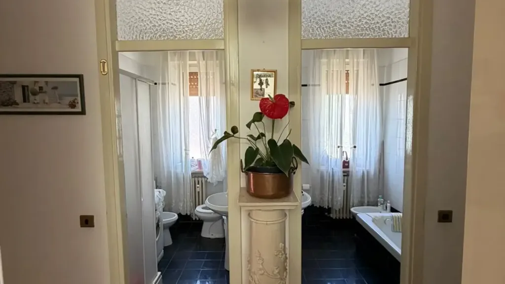 Salles de bain - Apartment with Balcony in Casale Monferrato