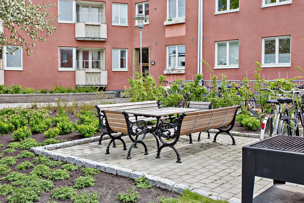 Garden - Apartment with Balcony in Stjärnhusen, Malmö