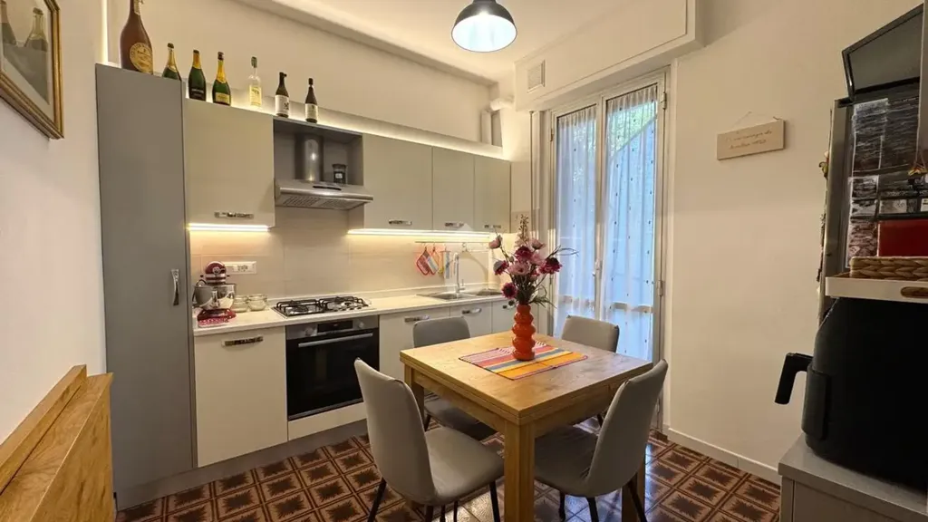 Söögituba - Bright Apartment with Terrace in Forlì