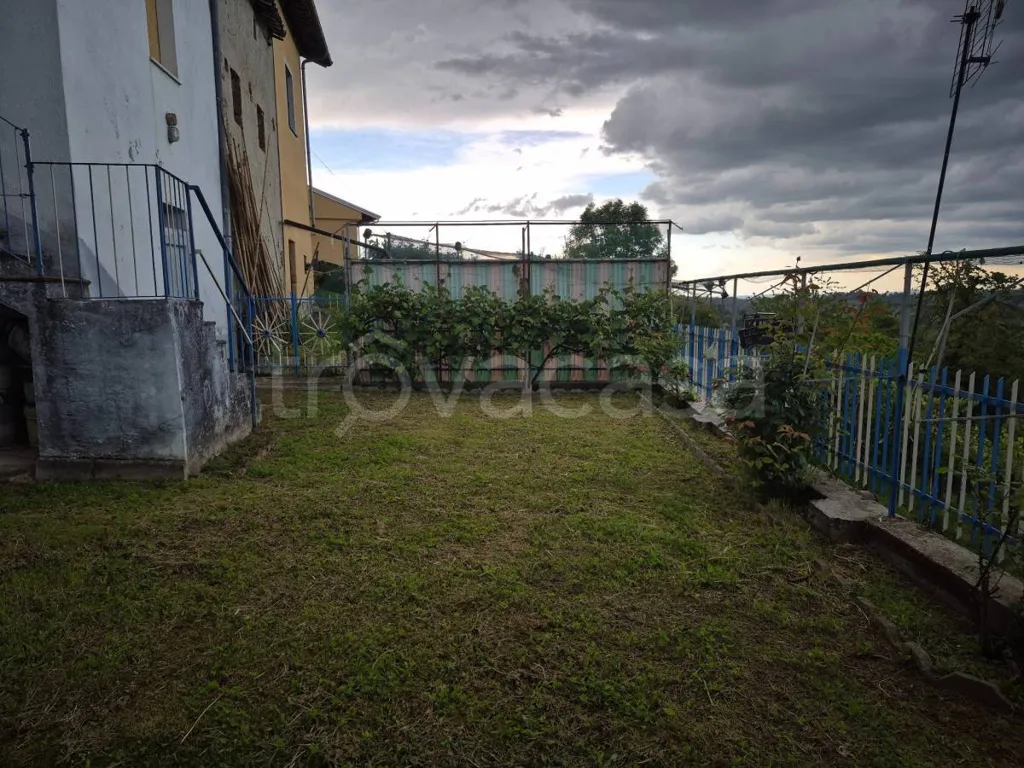 Aed - Semi-detached House with Garden in Monastero di Vasco