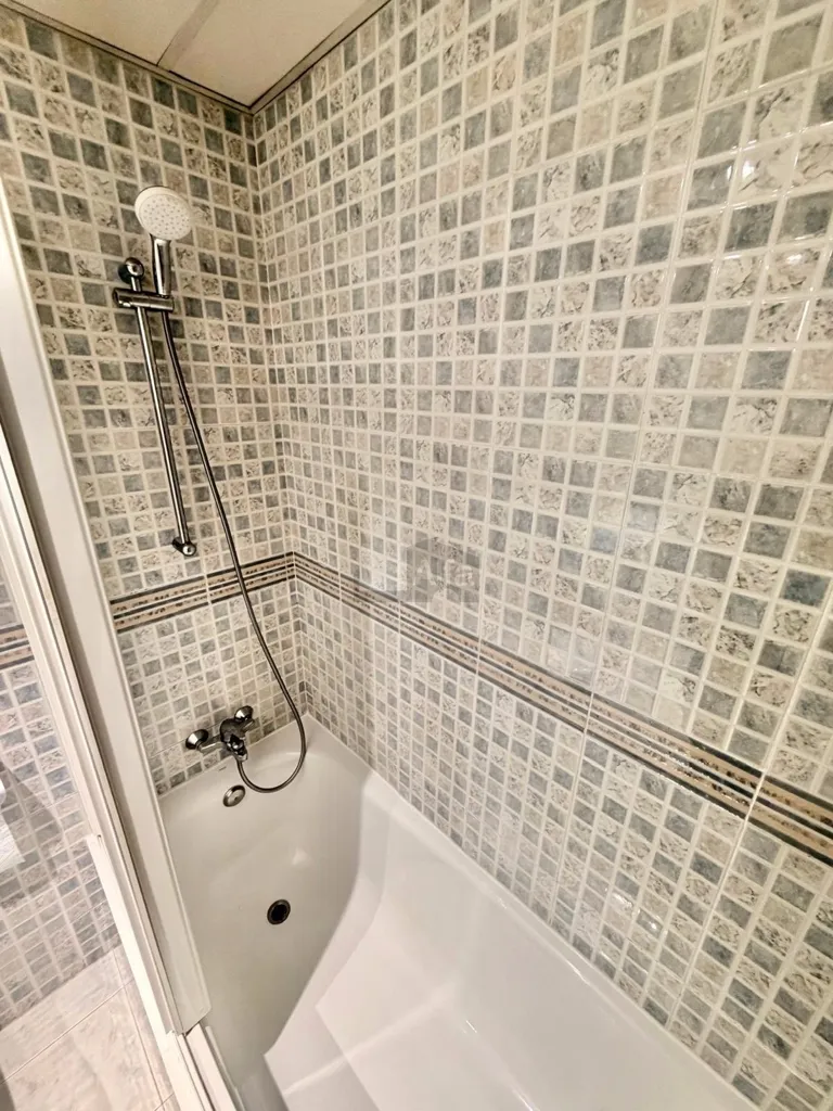 Vannitoad - Modern Flat with Terrace in Prado de Somosaguas