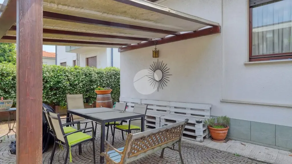 Terrass - Semi-detached Villa with Private Garden in Gallarate