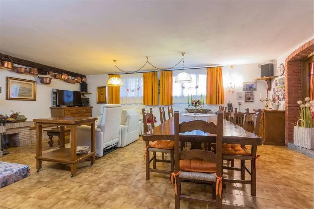 Luxury Villa with Workshop in Vazzola