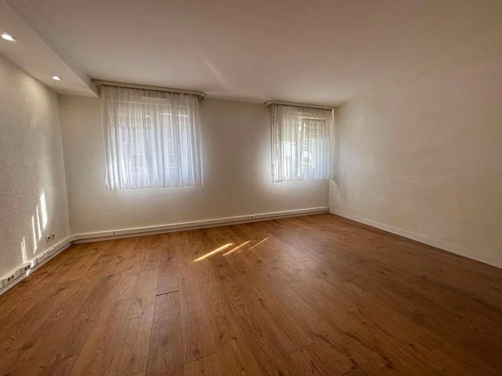 Rooms - Converted Flat with Private Garage in Belfort