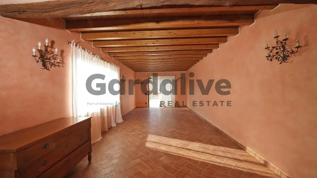 Entrée - Quadruplex with Panoramic Terrace in Sirmione
