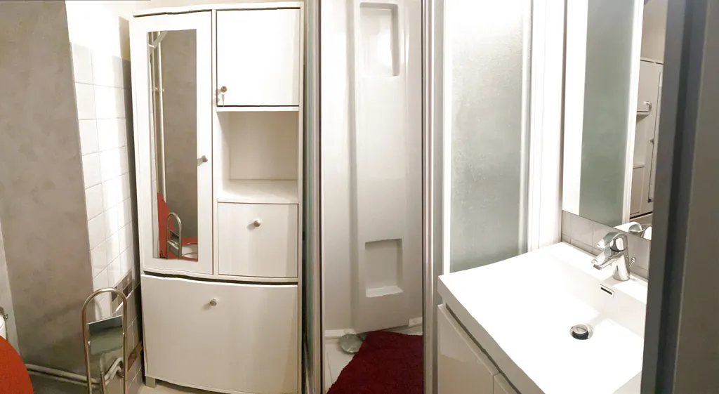 Salles de bain - Studio Meublé près du CHU à Clermont-Ferrand