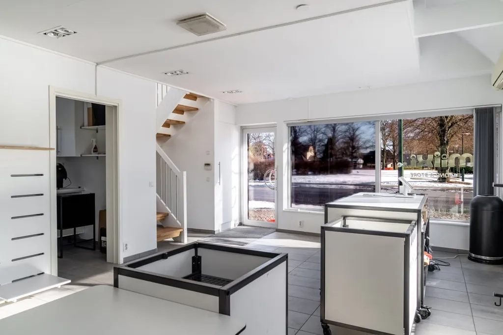 Cuisine - Corner 1½-Floor Villa with Light Plan in Attractive Location