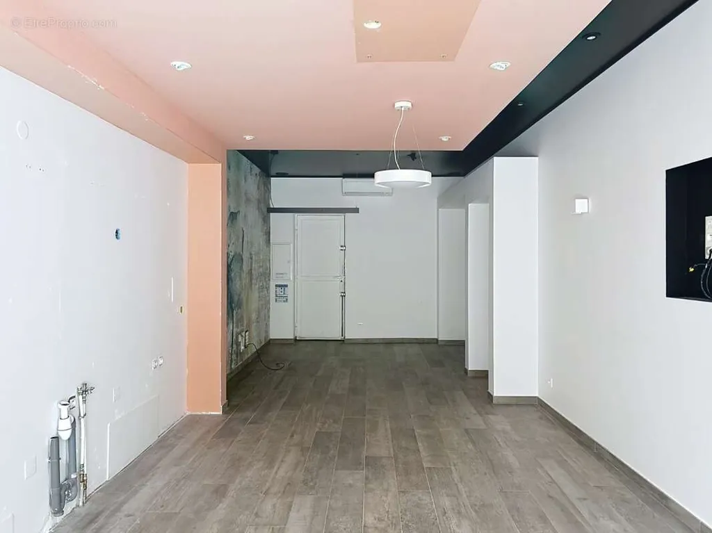 Ingresso - Commercial Space with High Footfall in Montélimar