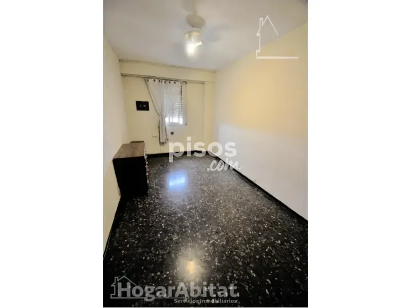 Toad - Spacious Apartment with Balcony in Malilla, Valencia