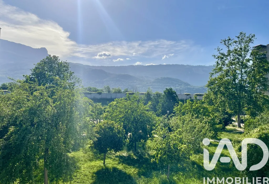 Aed - Apartment with Balcony in Grenoble
