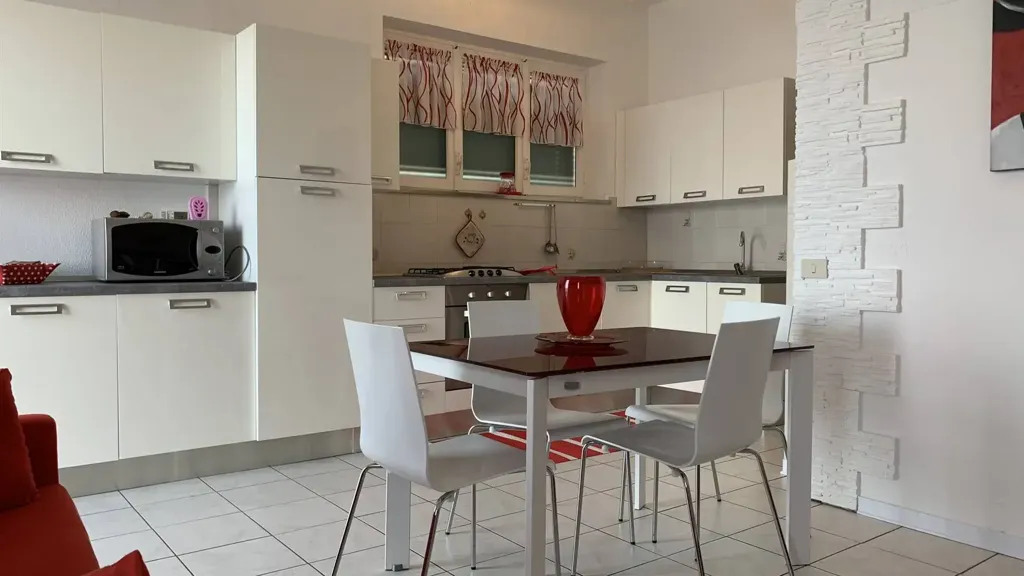 Dining Room - Seafront Apartment with Garage in Spotorno