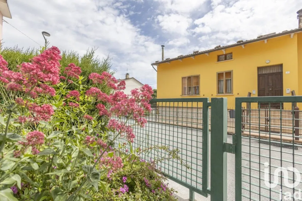 Välivaade - Spacious House with Balcony in Serra Sant'Abbondio