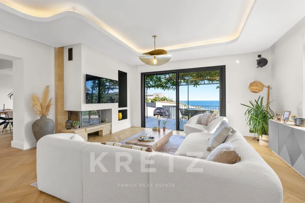 Séjour - Villa Rénovée avec Vue Mer à Vallauris