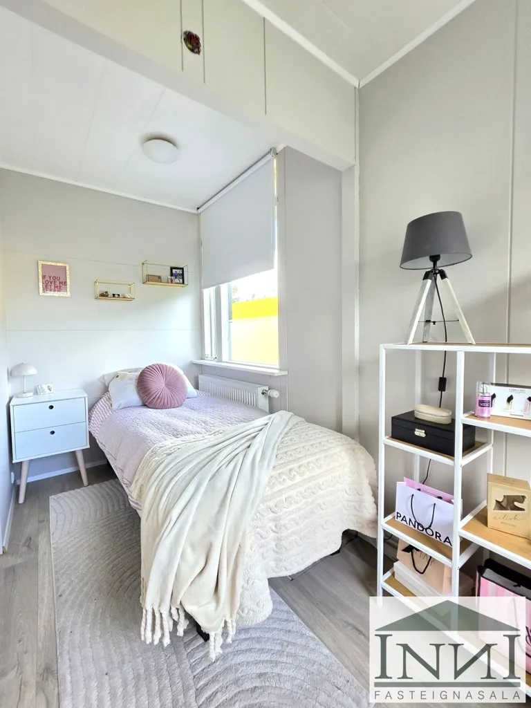 Camere da letto - Single-Floor House with Garden in Laugavellir