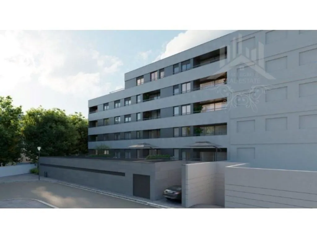 Luxury Apartment with Large Windows in Maia