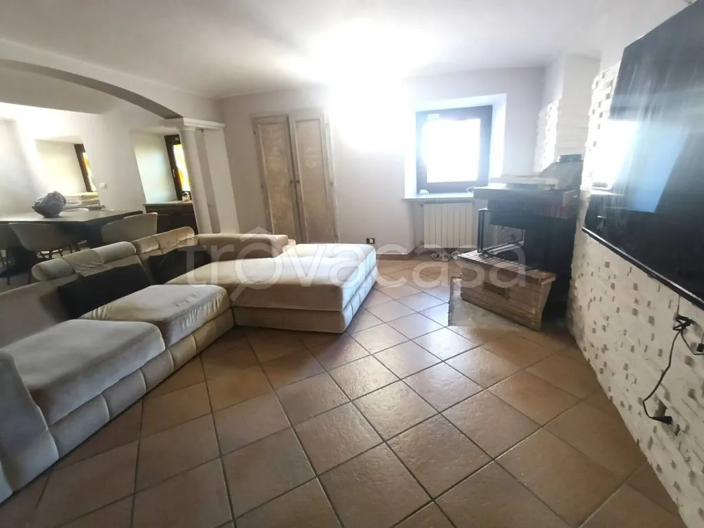 Séjour - Villa with Balcony Views in Giaveno