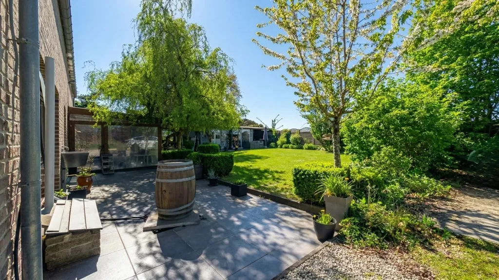 Aed - Charming Villa with Terrace in Papignies