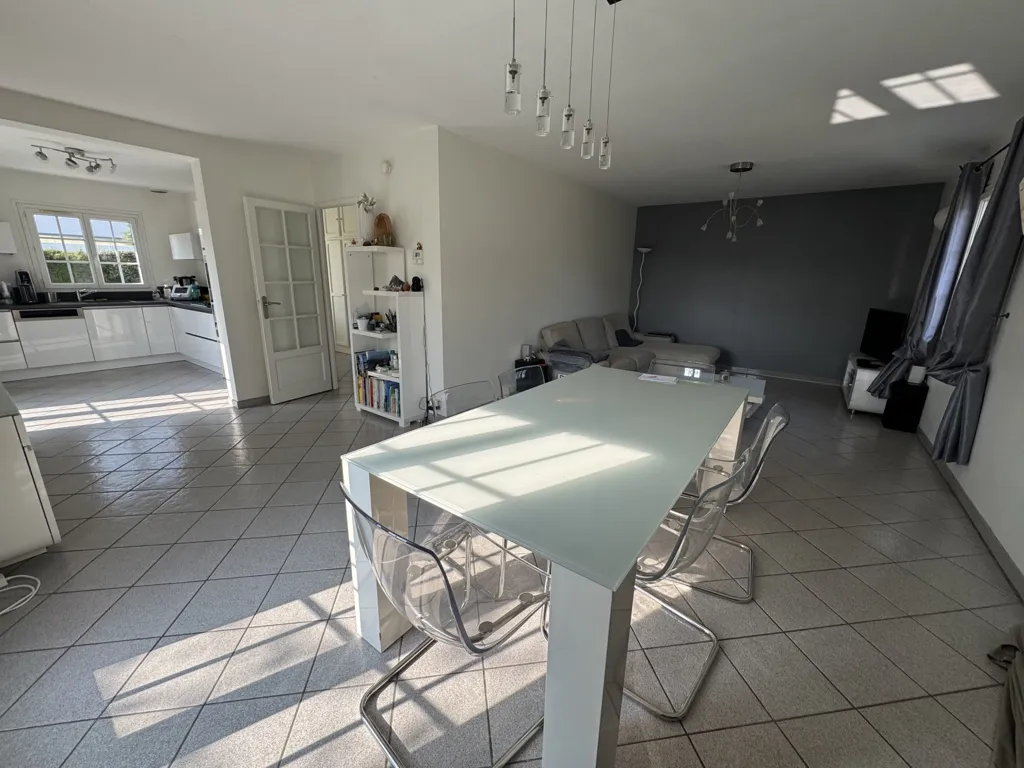 Sala da pranzo - Exceptional House with Garden in Semoy