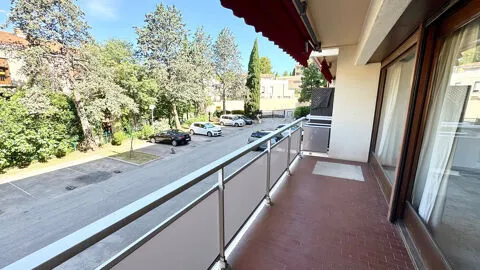 Rõdu - Meubled 3-Bedroom Apartment with Terrace in Aix-en-Provence